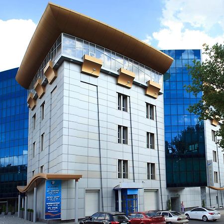 Tsunami Spa Hotel Dnipro Exterior foto