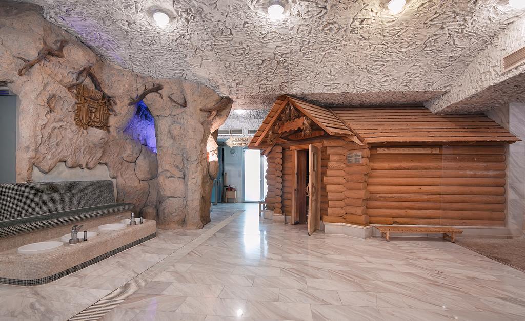 Tsunami Spa Hotel Dnipro Exterior foto