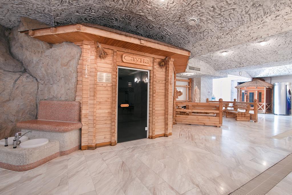 Tsunami Spa Hotel Dnipro Exterior foto