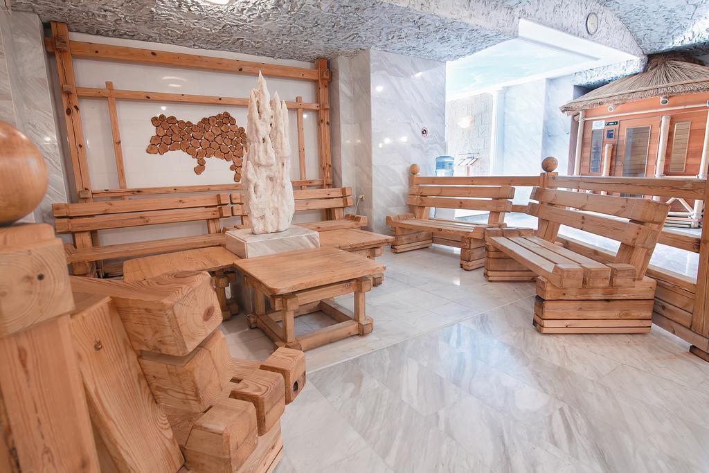 Tsunami Spa Hotel Dnipro Exterior foto